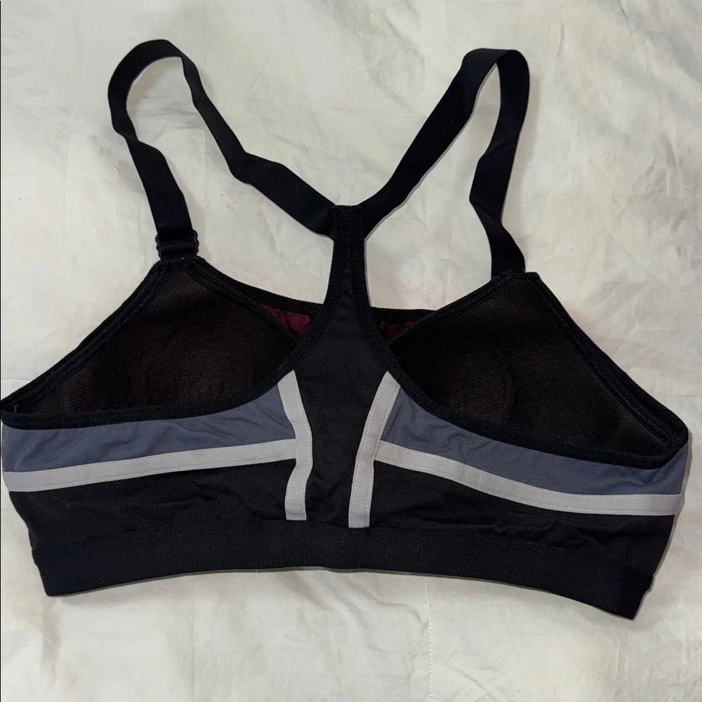 Victoria’s Secret VSX Max Double Close Sports Bra - Picture 2 of 7